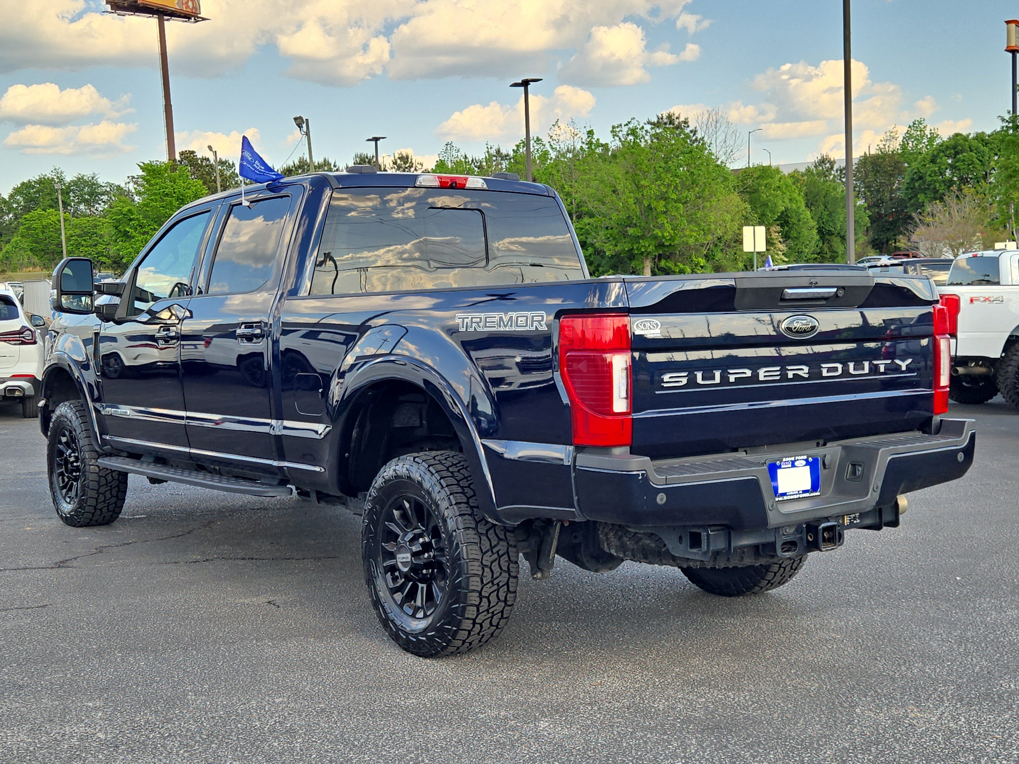 Certified 2022 Ford F350 Lariat w/ Tremor Off-Road Package image 6