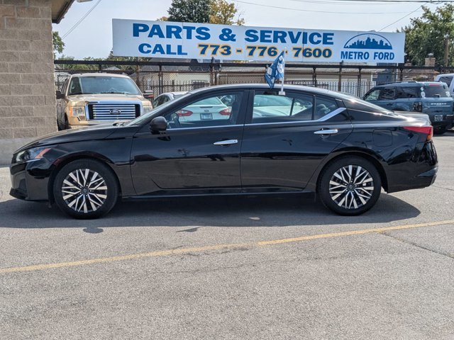 Used 2024 Nissan Altima 2.5 SV FWD image 7