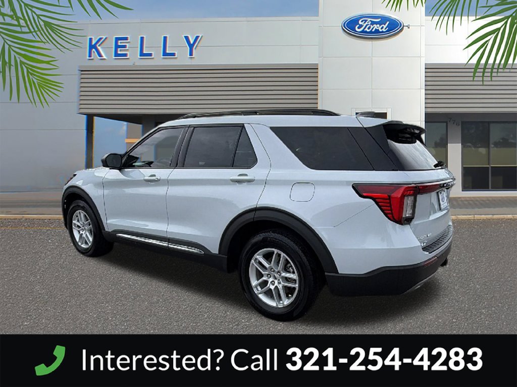 Certified 2025 Ford Explorer Active w/ Active Comfort Package RWD image 3