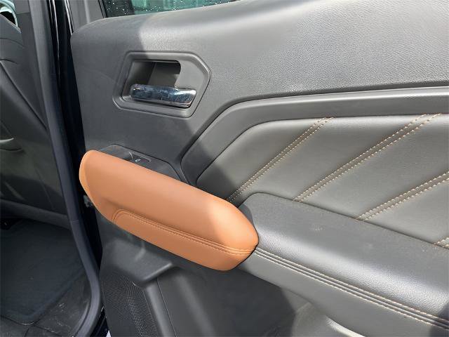 Used 2023 GMC Canyon AT4 w/ AT4 Premium Package image 17