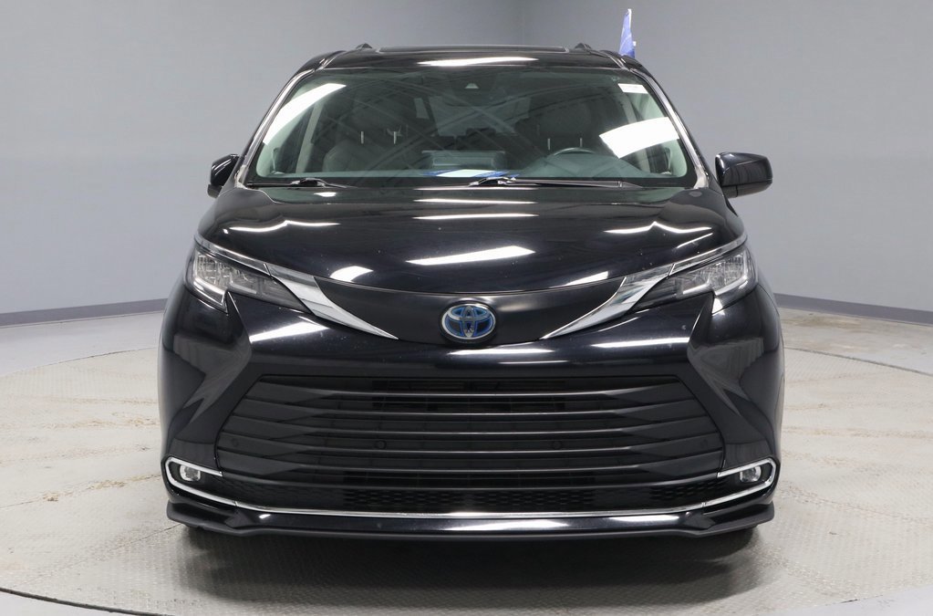 Used 2022 Toyota Sienna XLE w/ XLE Plus Package image 8