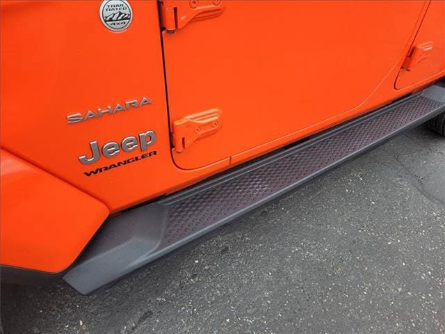 Used 2023 Jeep Wrangler Unlimited Sahara AWD/4WD image 4