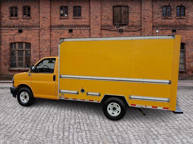 Used 2021 GMC Savana 3500 w/ Power Convenience Package RWD image 7