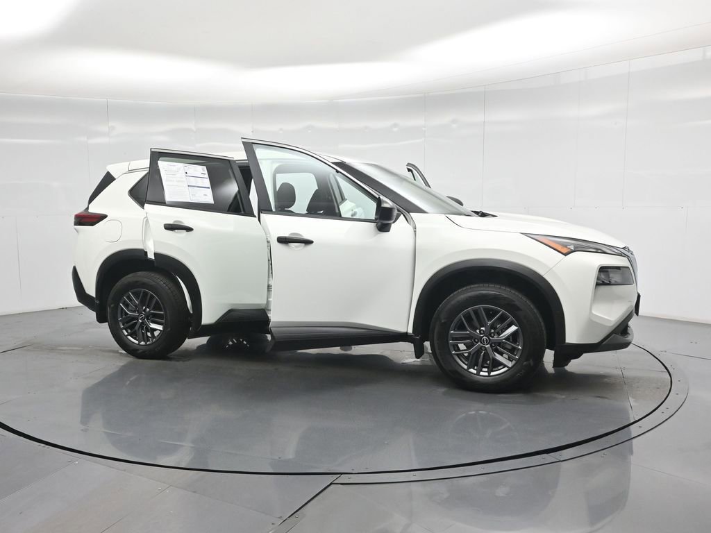 Used 2023 Nissan Rogue S image 53