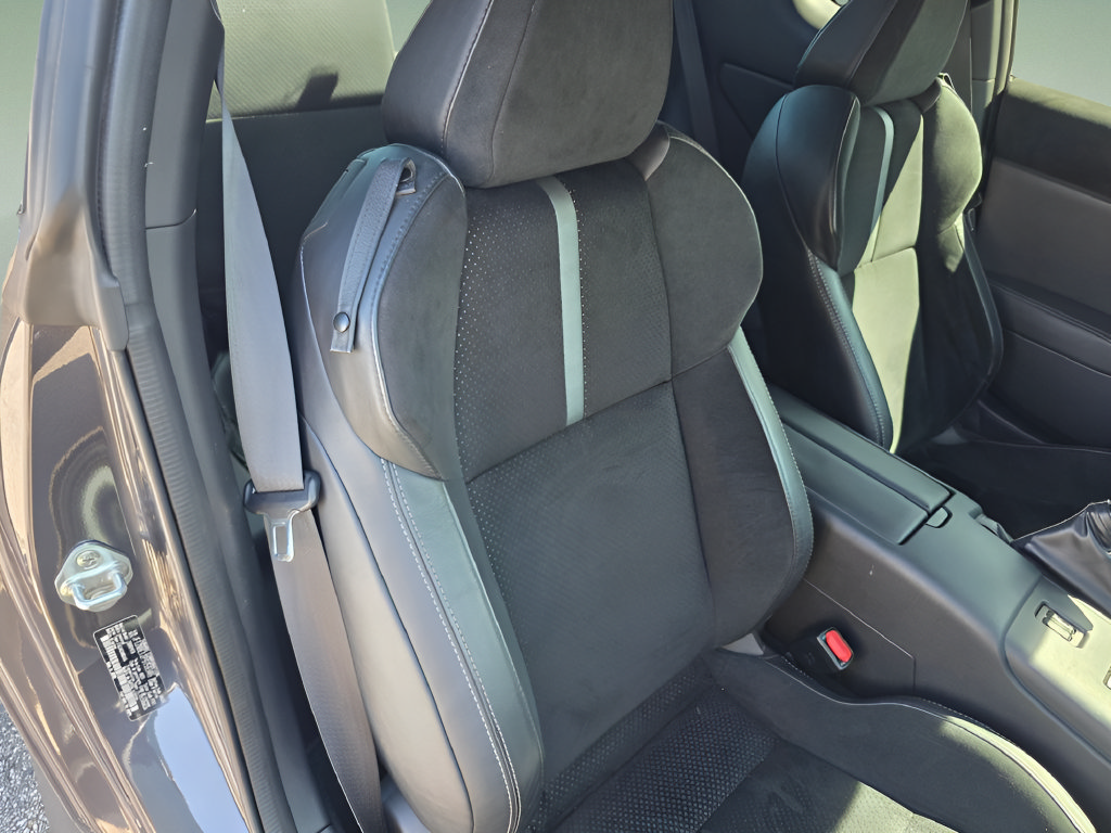 Used 2023 Toyota GR86 Premium w/ ALL Weather Mat Package (TMS) RWD image 24