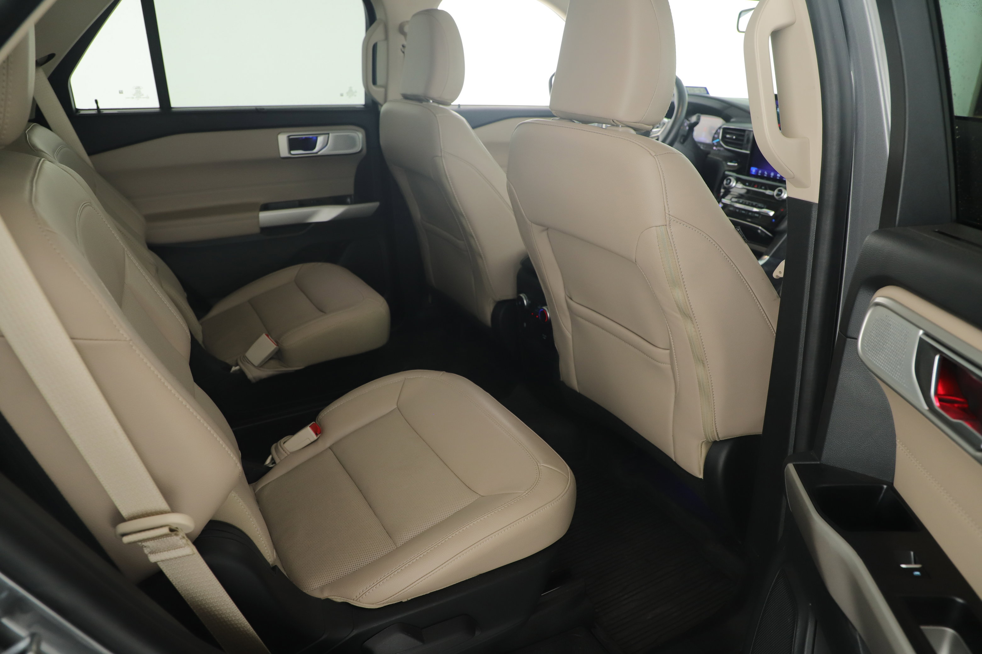 Certified 2022 Ford Explorer Limited w/ Limited Technology Package image 22