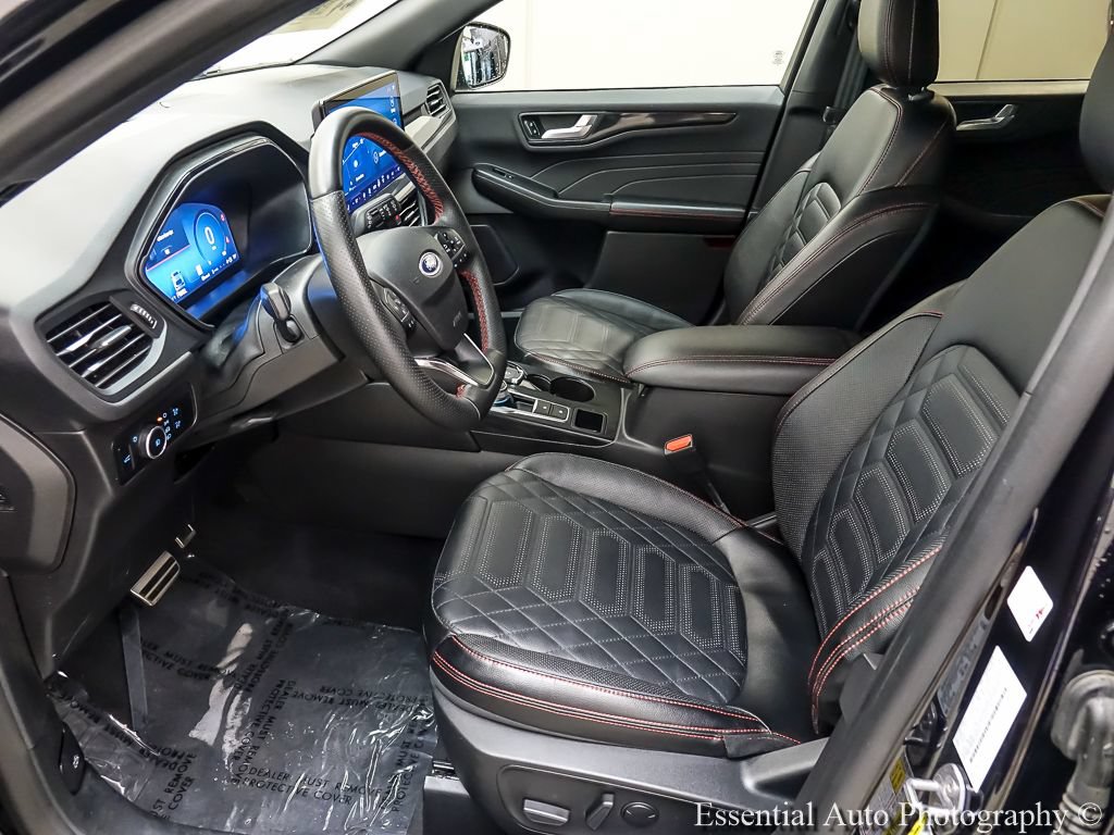Certified 2023 Ford Escape ST-Line Elite w/ Premium Technology Package AWD/4WD image 9