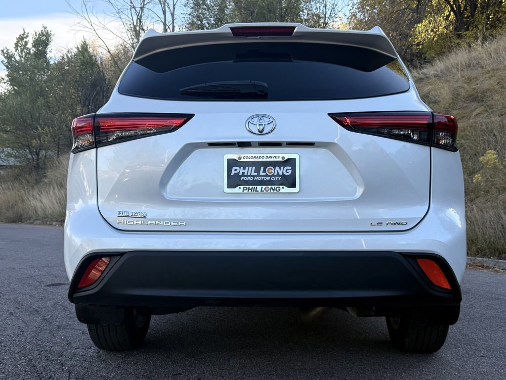 Used 2023 Toyota Highlander LE image 4