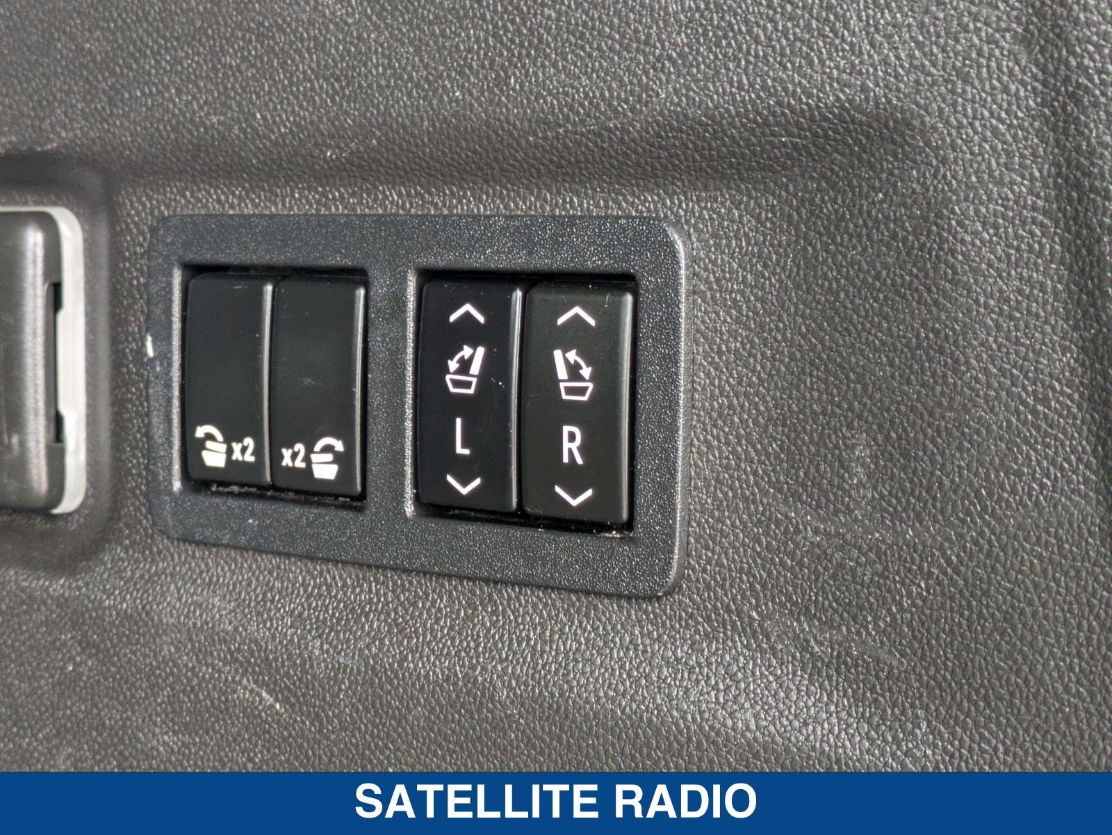 Used 2021 Chevrolet Suburban High Country AWD/4WD image 15