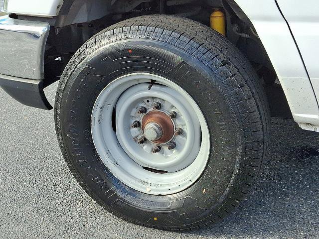 Certified 2016 Ford E-350 and Econoline 350 Super Duty w/ Power Windows & Locks Group image 9