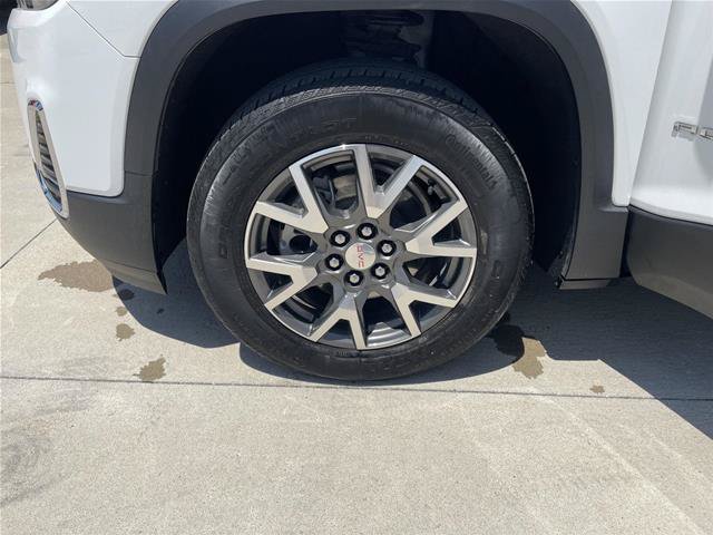 Used 2023 GMC Acadia SLE w/ Driver Convenience Package FWD image 10