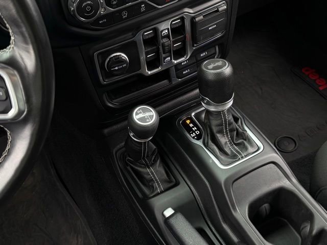 Used 2023 Jeep Wrangler Unlimited Sahara w/ Cold Weather Group AWD/4WD image 29