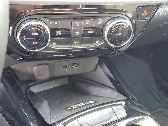 Used 2024 Chevrolet Trax LT w/ Sunroof Package image 16