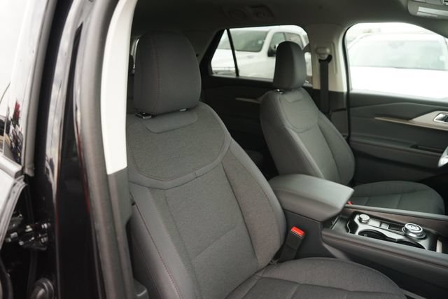 Certified 2025 Ford Explorer Active RWD image 21