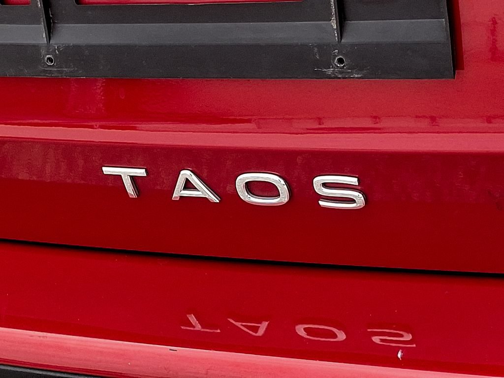 Used 2022 Volkswagen Taos SE FWD image 32