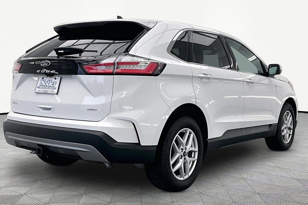 Certified 2024 Ford Edge SEL w/ Convenience Package AWD/4WD image 2
