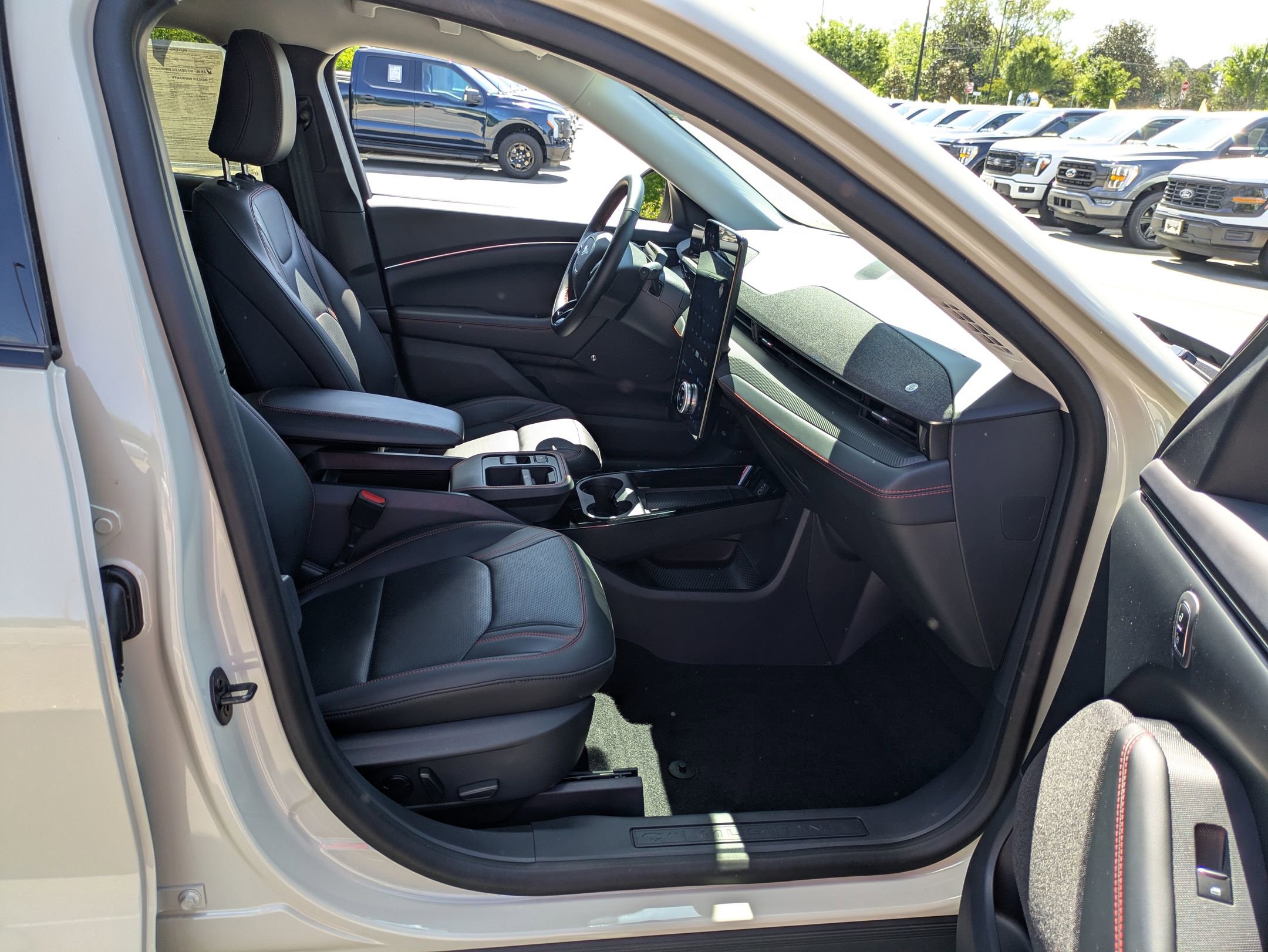 Certified 2025 Ford Mustang Mach-E Premium w/ Sport Appearance Package AWD/4WD image 38