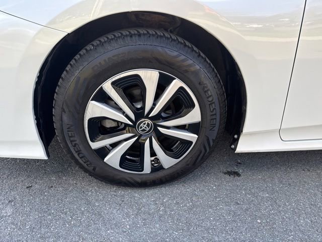 Used 2018 Toyota Prius Prime Premium FWD image 12