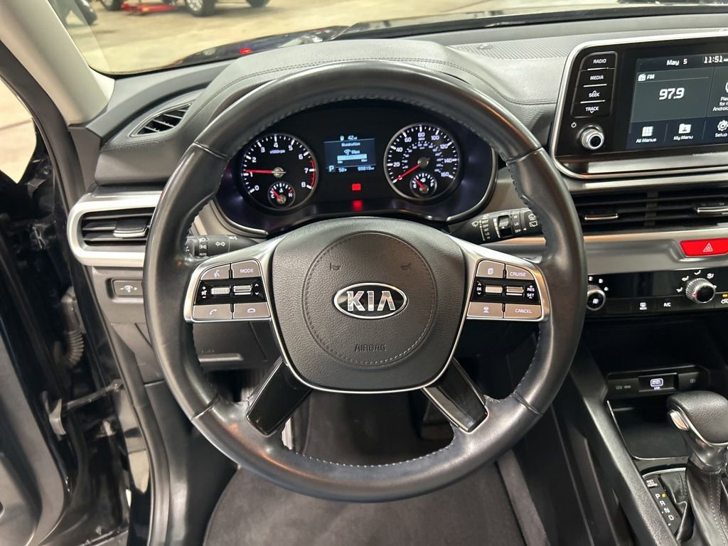 Used 2020 Kia Telluride LX AWD/4WD image 16