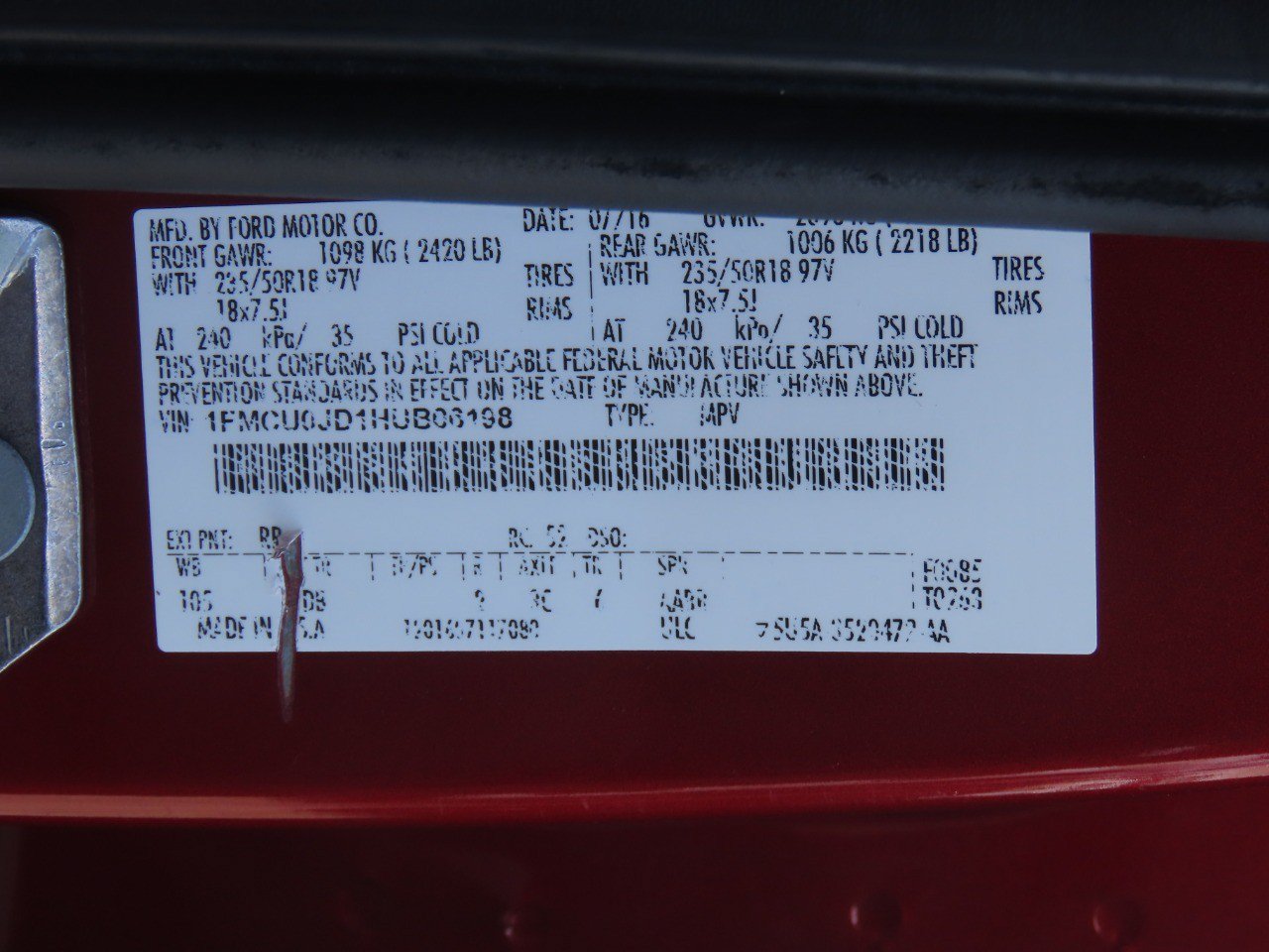 Certified 2017 Ford Escape Titanium FWD image 32