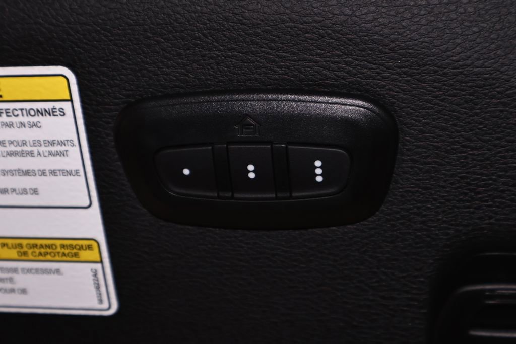 Used 2023 Jeep Gladiator Willys image 32