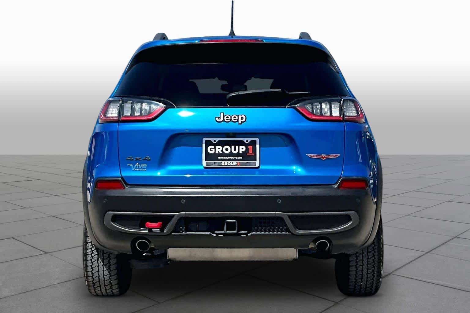 Used 2021 Jeep Cherokee Trailhawk w/ Technology Group AWD/4WD image 5