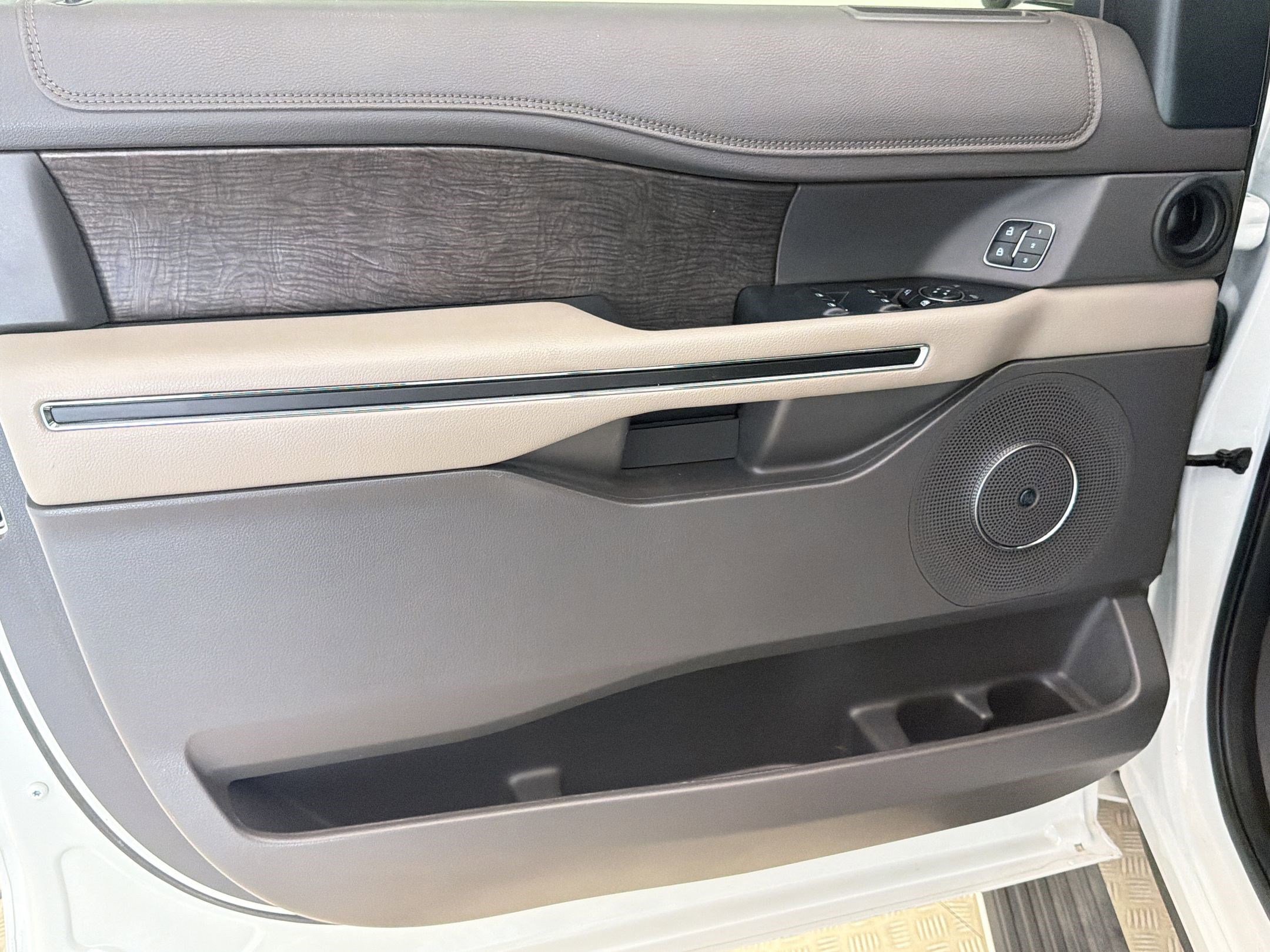 Certified 2021 Ford Expedition Max Limited image 13