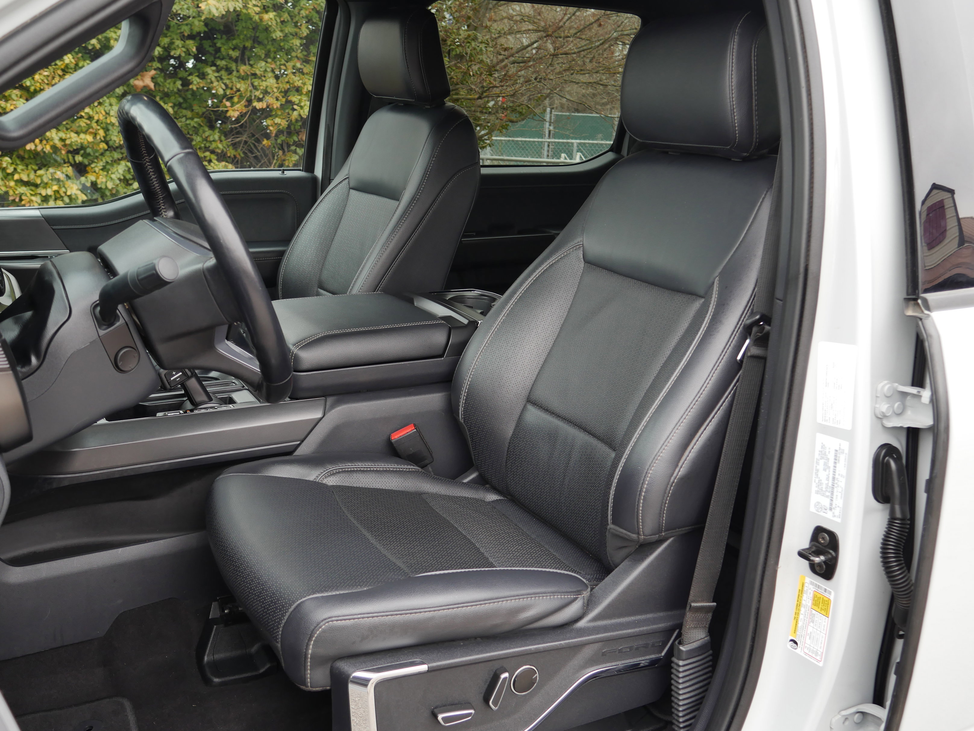 Certified 2024 Ford F150 Lariat w/ Equipment Group 502A High image 38