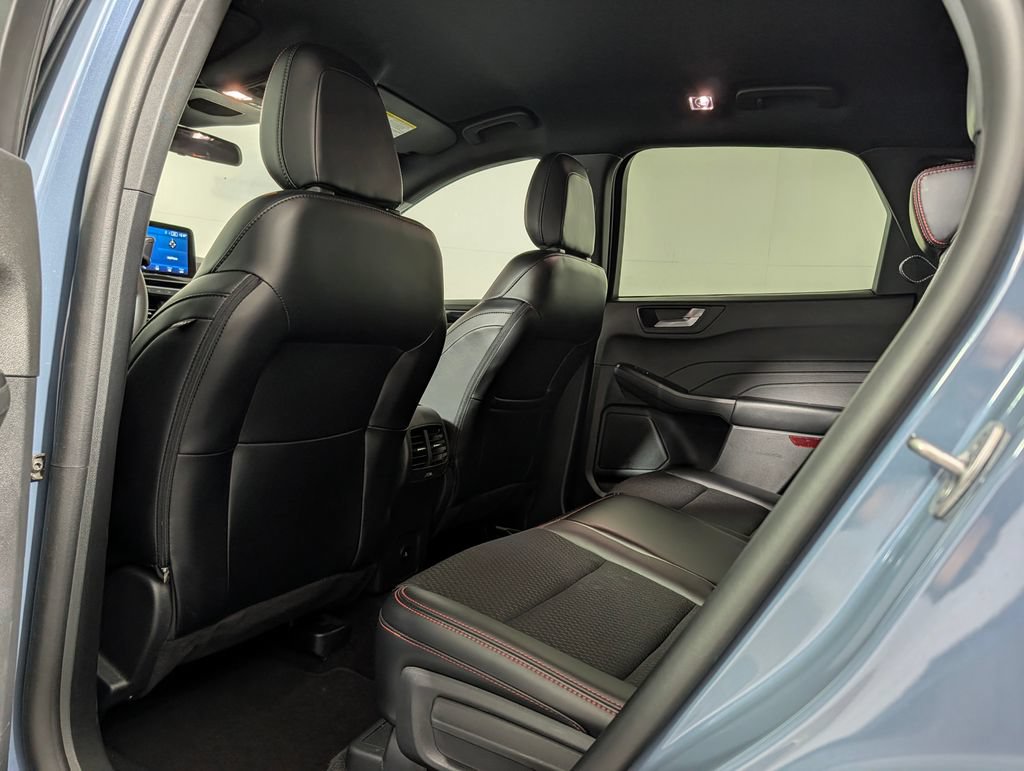 Certified 2025 Ford Escape ST-Line FWD image 12
