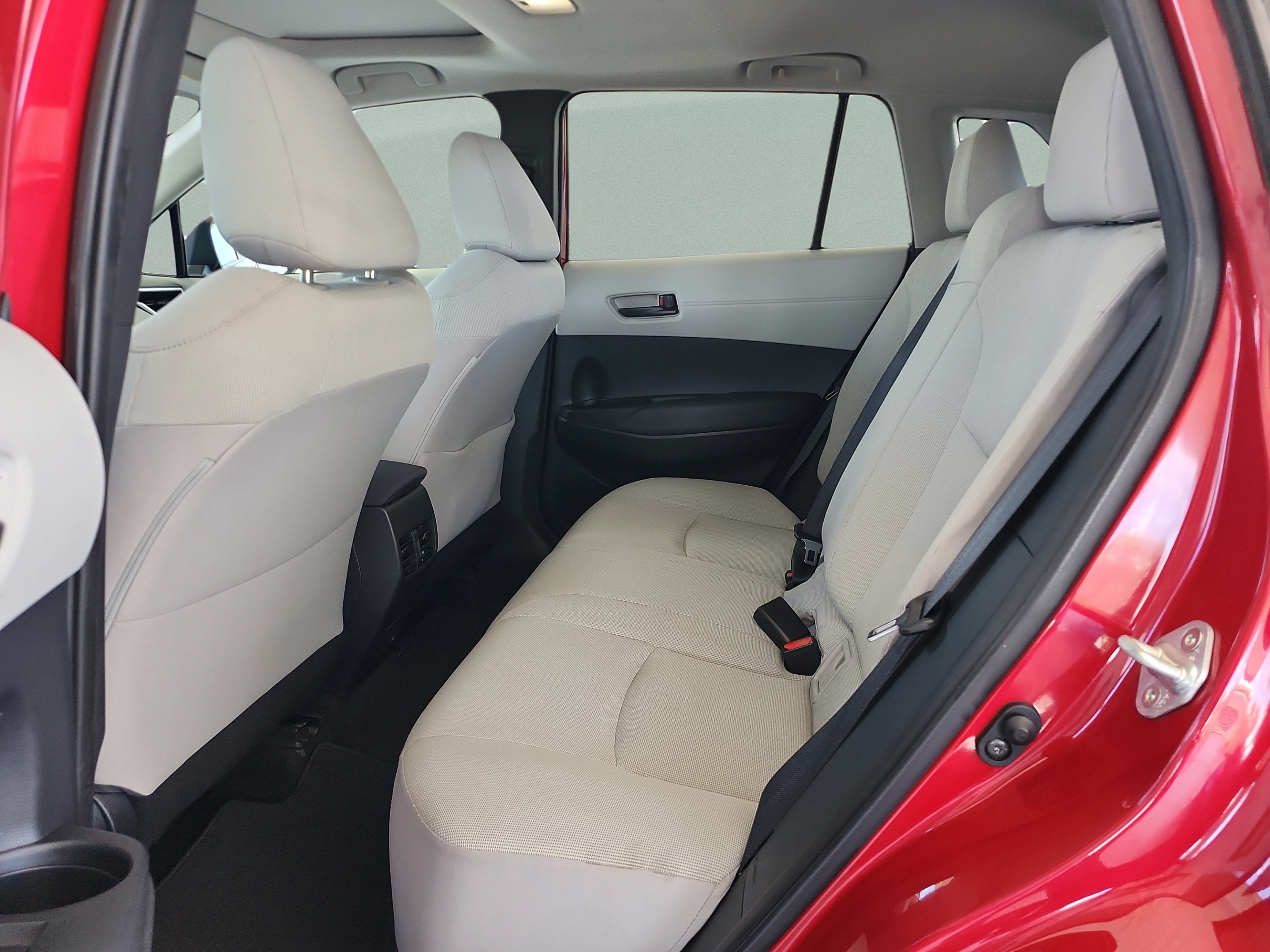 Used 2022 Toyota Corolla Cross LE w/ Moonroof Package FWD image 17