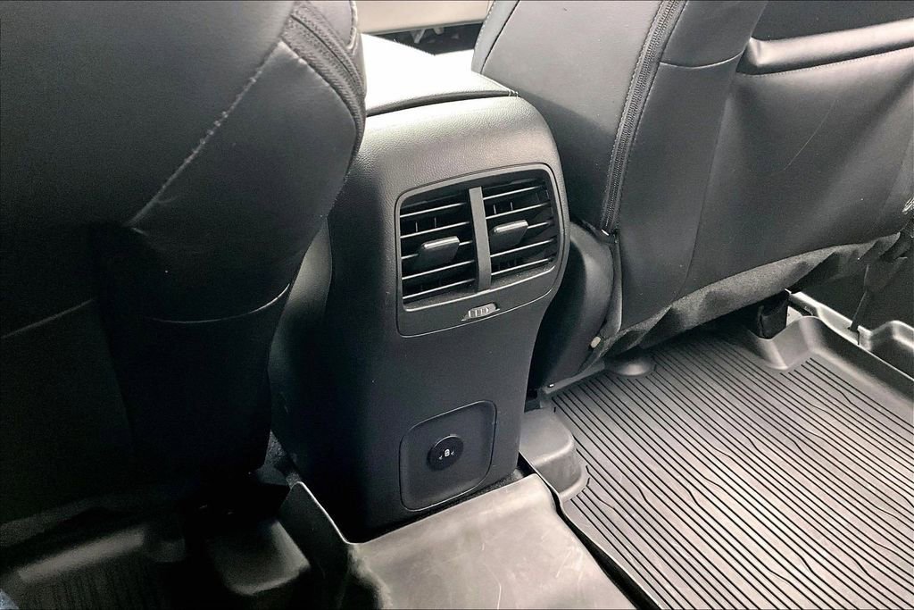 Certified 2024 Ford Escape SE FWD image 33