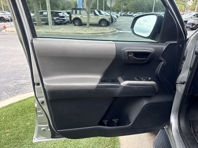 Used 2020 Toyota Tacoma SR5 RWD image 13