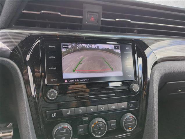 Used 2022 Volkswagen Passat 2.0T R-Line image 13