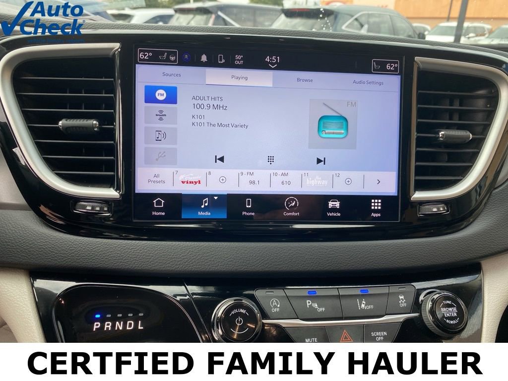 Used 2024 Chrysler Pacifica Touring-L FWD image 38