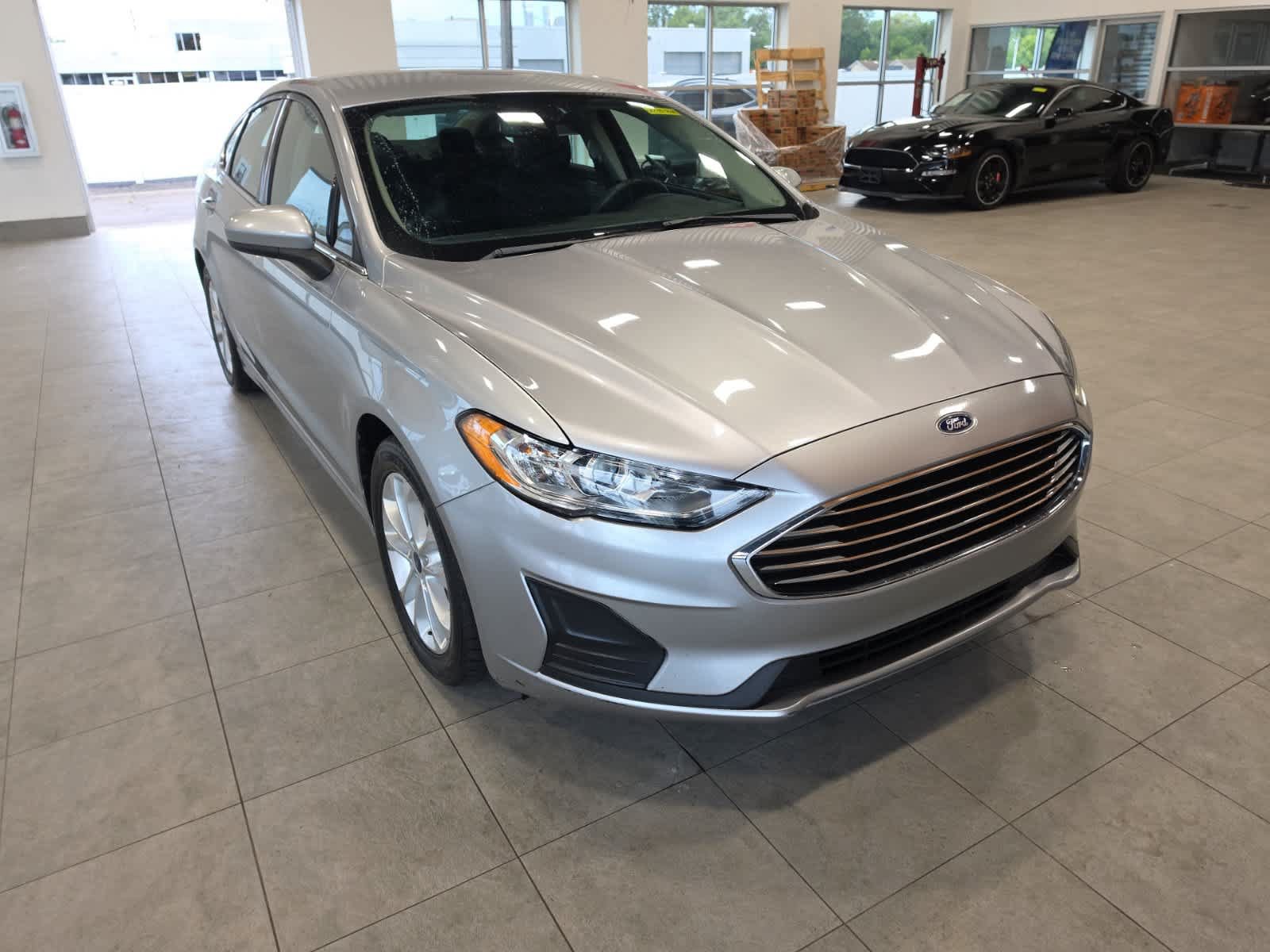 Certified 2020 Ford Fusion SE FWD image 3