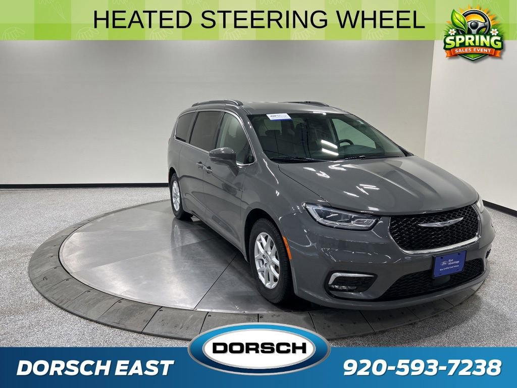 Used 2022 Chrysler Pacifica Touring-L image 7