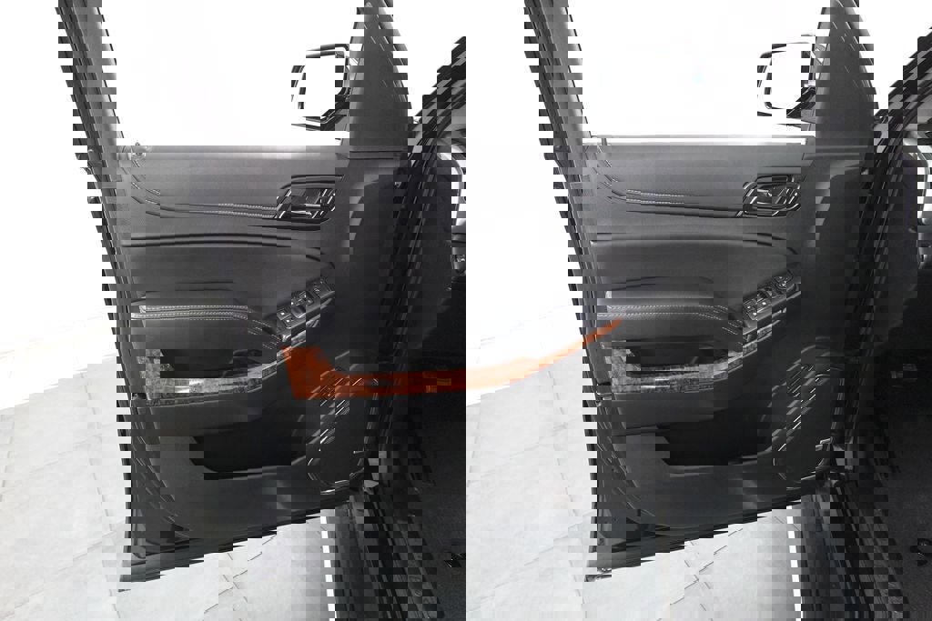 Used 2020 Chevrolet Tahoe Premier w/ Max Trailering Package image 8