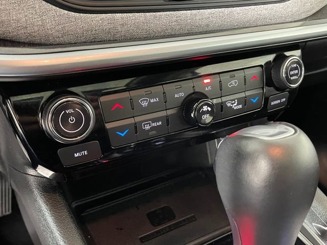 Used 2022 Jeep Compass Latitude w/ Sun and Sound Group AWD/4WD image 9