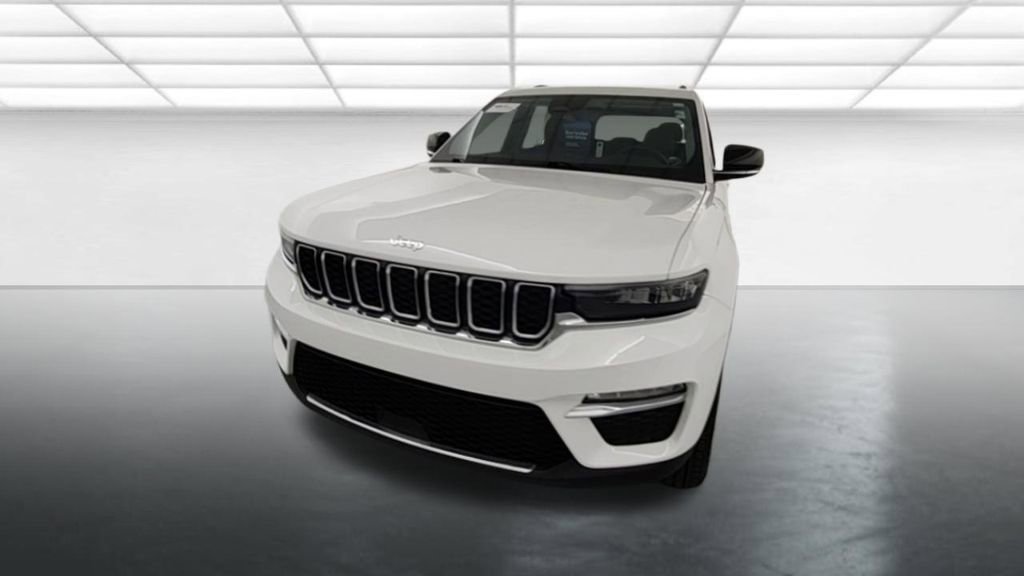 Used 2024 Jeep Grand Cherokee Limited AWD/4WD image 2