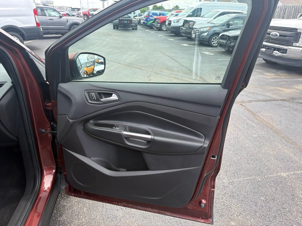 Certified 2018 Ford Escape SE w/ SE Sync 3 Package FWD image 37
