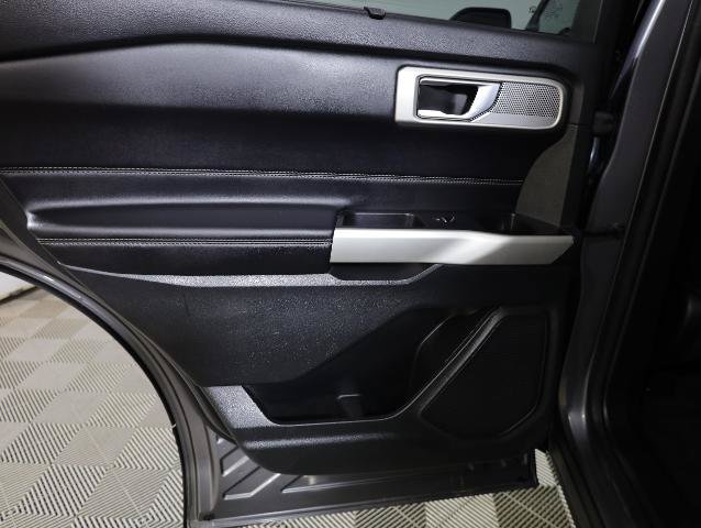 Certified 2022 Ford Explorer Limited w/ Equipment Group 301A AWD/4WD image 33
