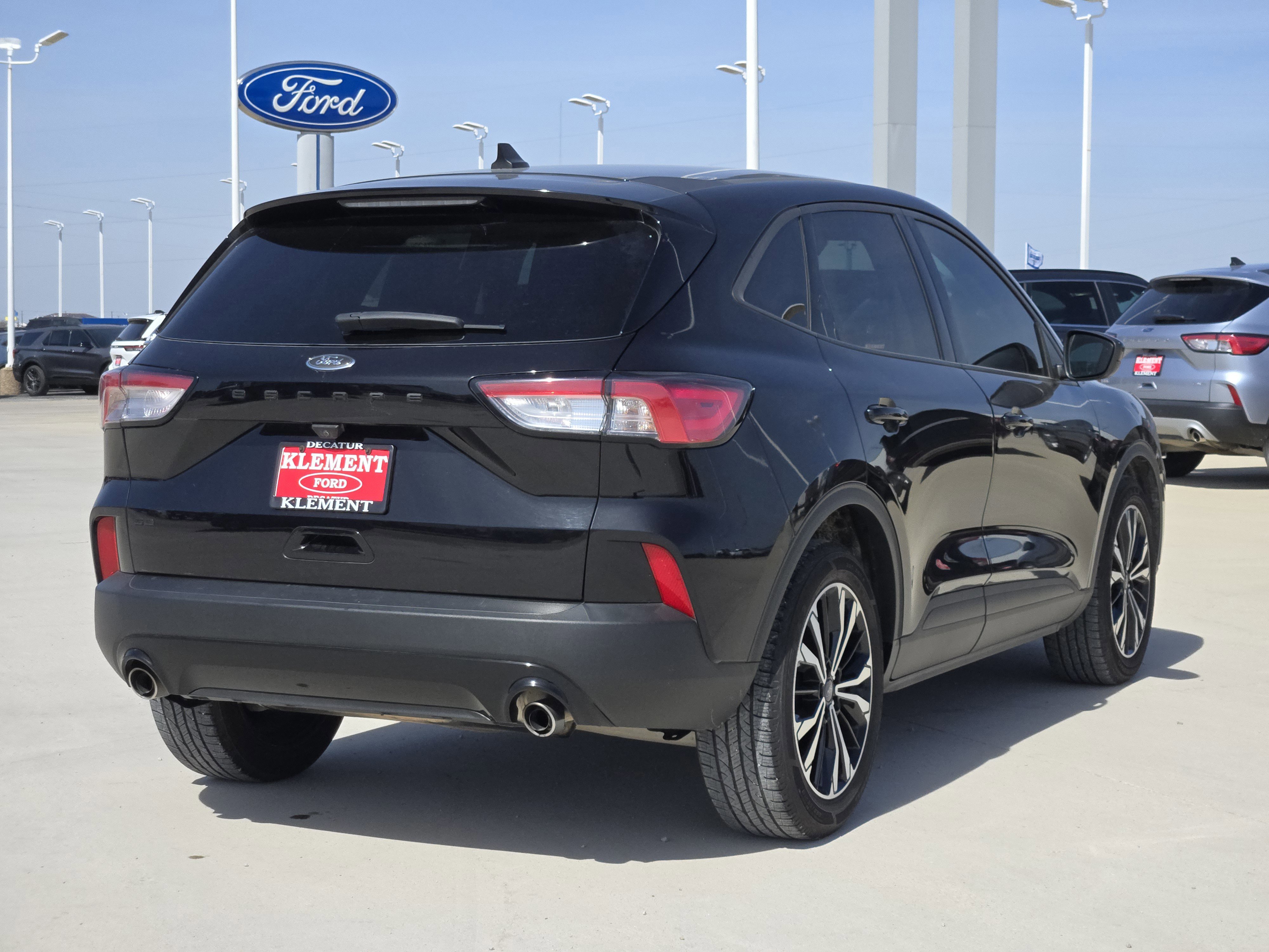 Certified 2022 Ford Escape SE w/ SE Sport Appearance Package image 5