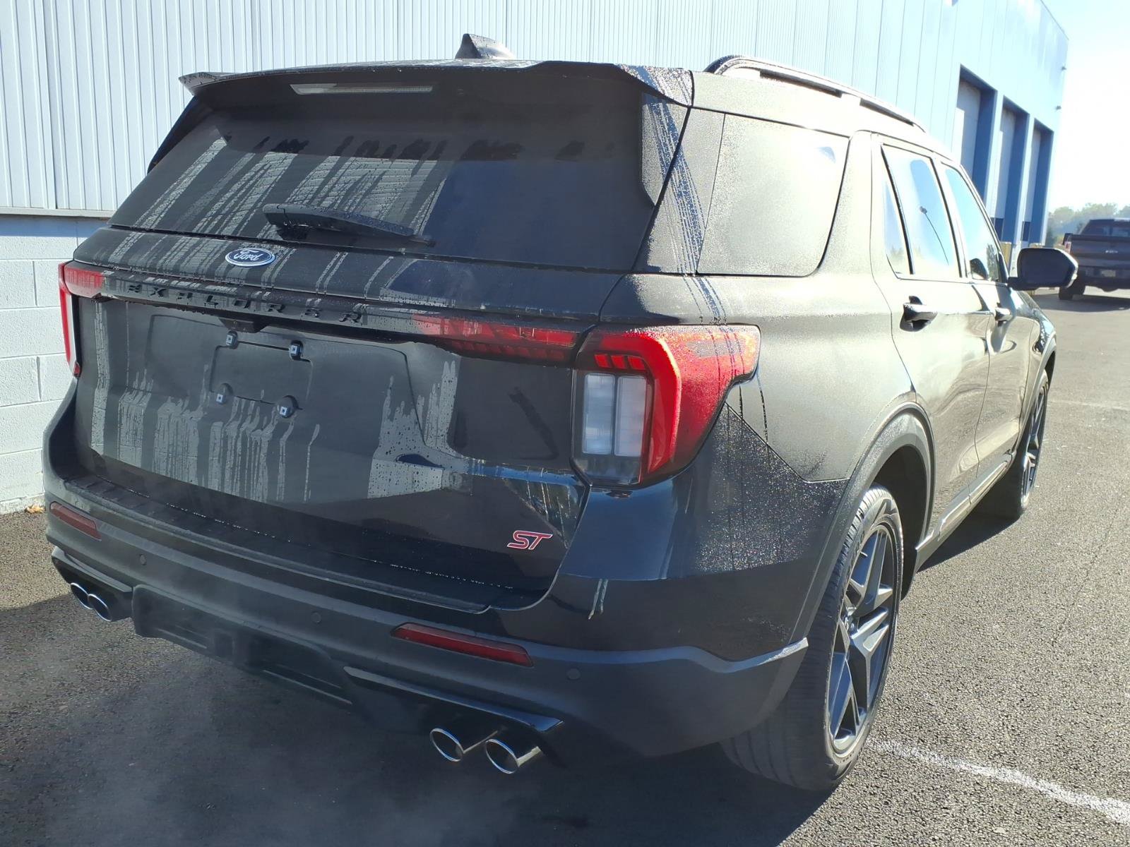 Certified 2025 Ford Explorer ST AWD/4WD image 4