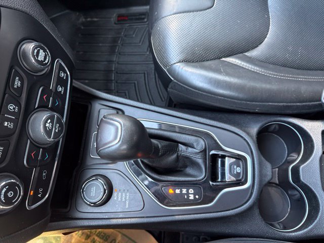 Used 2019 Jeep Cherokee Limited AWD/4WD image 25