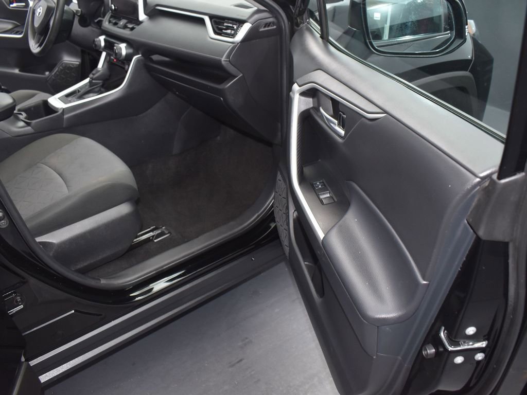 Used 2023 Toyota RAV4 XLE w/ Convenience Package FWD image 18