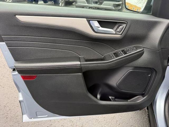 Certified 2022 Ford Escape SEL image 10