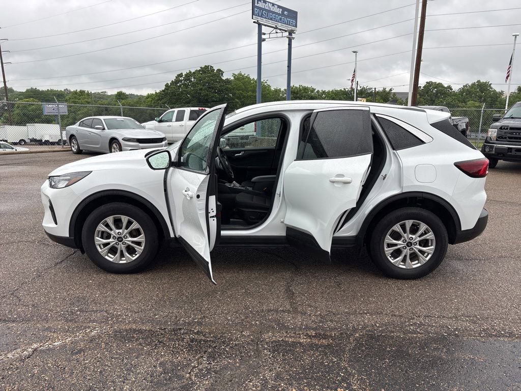 Certified 2023 Ford Escape Active w/ Tech Pack #2 AWD/4WD image 4