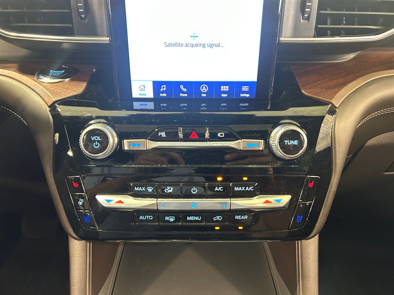 Certified 2023 Ford Explorer King Ranch w/ Technology Package RWD image 19