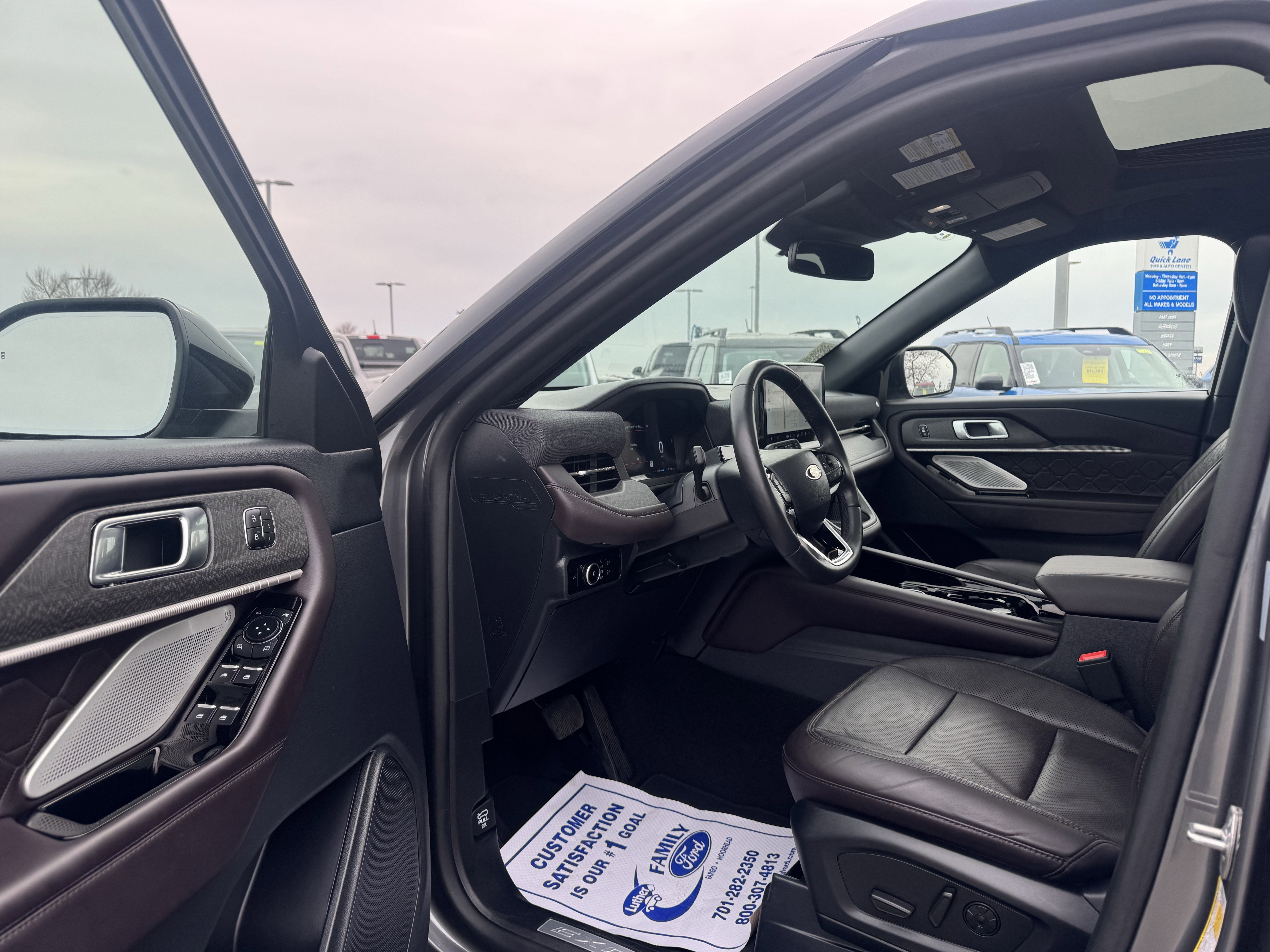 Certified 2025 Ford Explorer Platinum w/ LUX Leather Package image 18