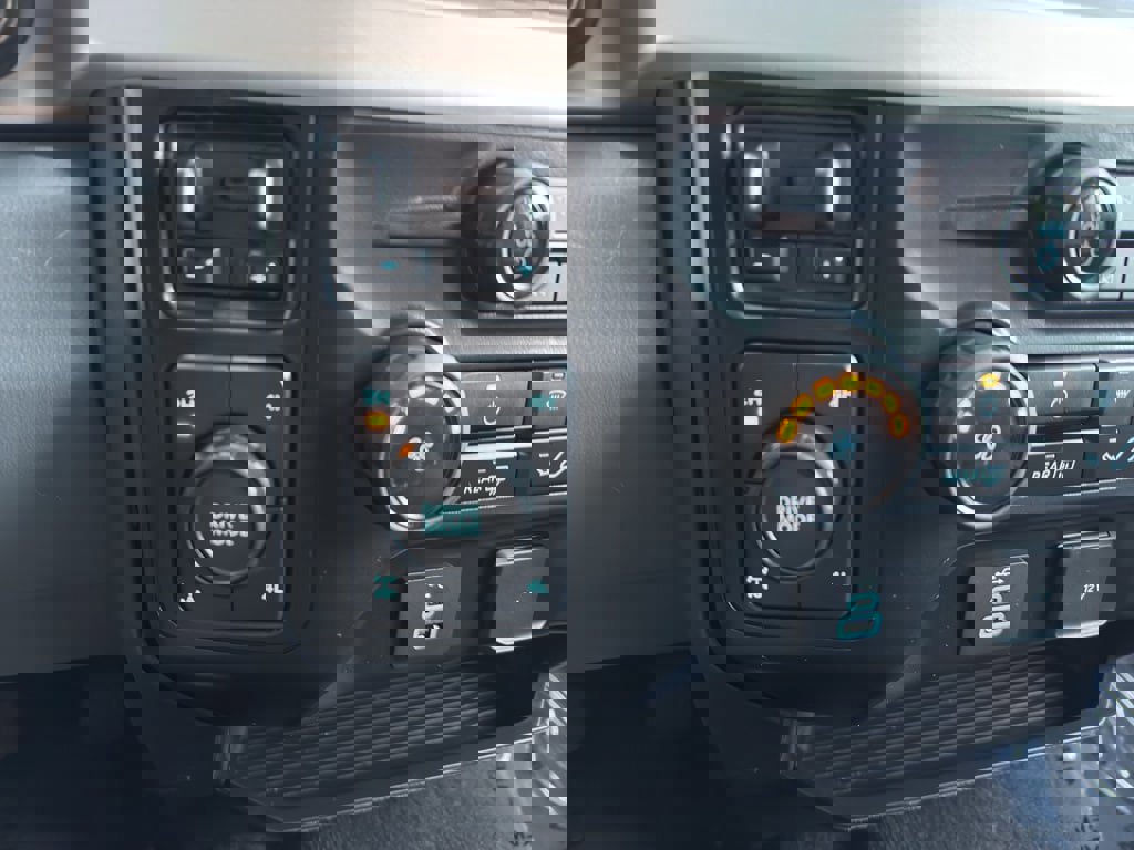 Certified 2024 Ford F250 XLT image 25